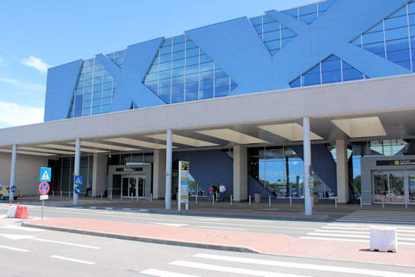 Airport in Bkarest - Aeroportul Internațional Henri Coanda Bucureşti