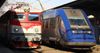 Foto: Im Bahnhof "Gara de Nord" in Bukarest - rechts: ein Triebwagen der Regio Calatori und links: eine Lok der CFR (91 53 0 477 763-3 RO-SNTFC)